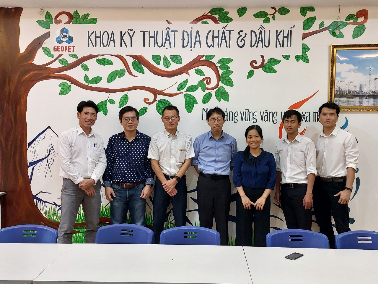 Khoa Kỹ thuật Địa chất làm việc với công ty ATK, công ty Thái Dương Hệ về hợp tác trong lĩnh vực tiết kiệm năng lượng bằng sử dụng công nghệ G-HEX