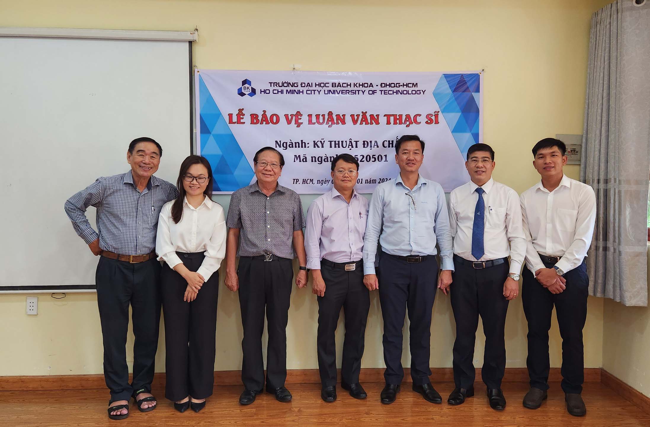 Lễ bảo vệ luận văn thạc sĩ ngành Kỹ thuật Địa chất